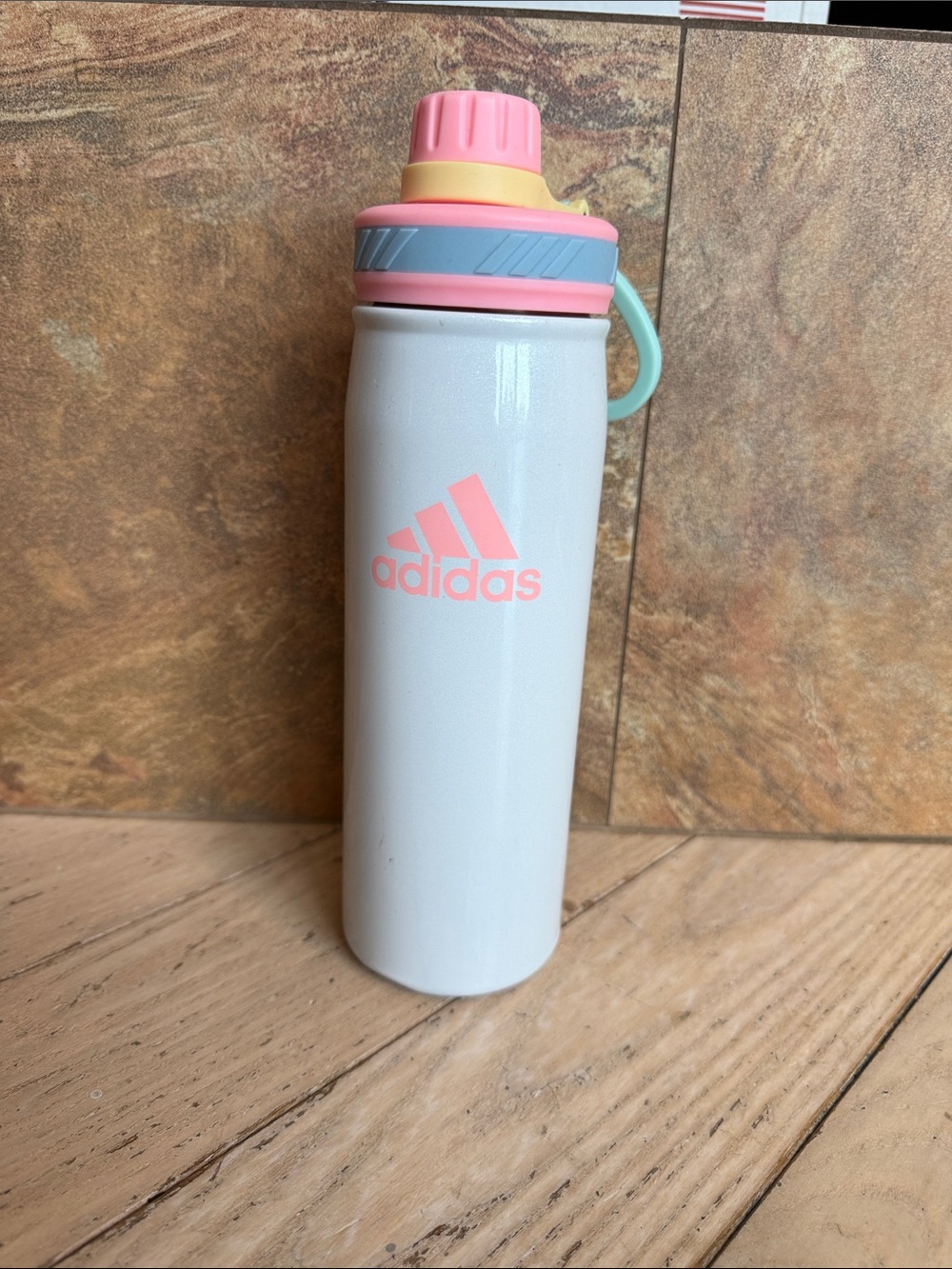 Adidas Double Wall Water Bottle 600 Ml/ 20 fl oz Stainless Steel 24 HR Cold